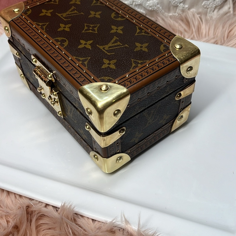 Sold LOUIS VUITTON JEWELRY TRUNK - Picture 4 of 12